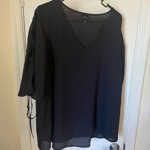 Black Relaxed 3/4 Sleeve Blouse